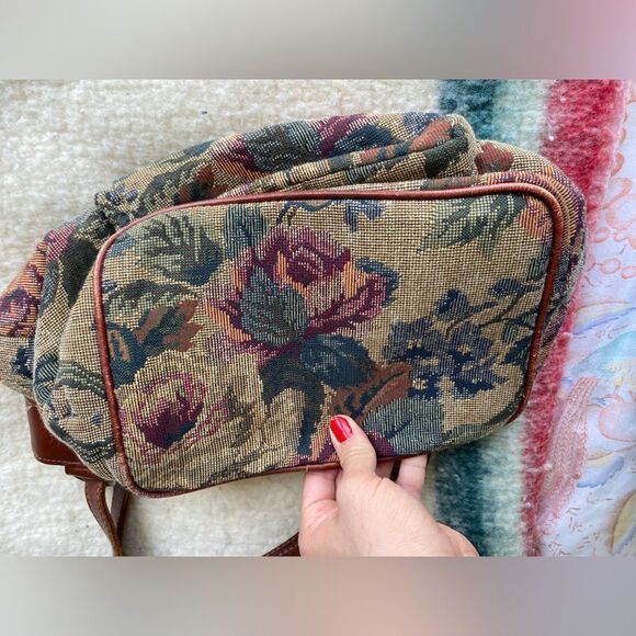 Vintage Floral Tapestry Handbag - Picture 7 of 7